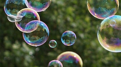 Chứng khoán thế giới - "Bong bóng thị trường" cổ phiếu sẽ còn tiếp tục phình to.