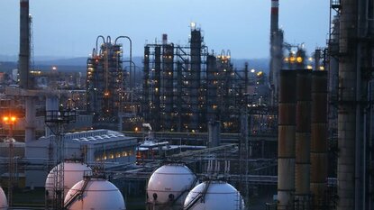 Dầu phiên Mỹ tăng 6% - Thị trường sẽ còn tiếp tục biến động